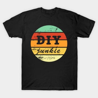 DIY junkie vintage vibes T-Shirt